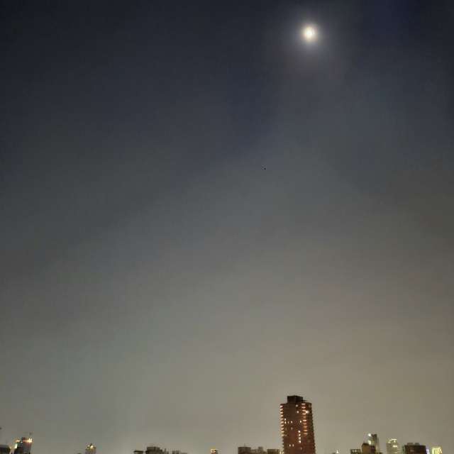 Lit. Weather forecasts with beautiful photos by Wen-ya Huang Photos in Kaohsiung City