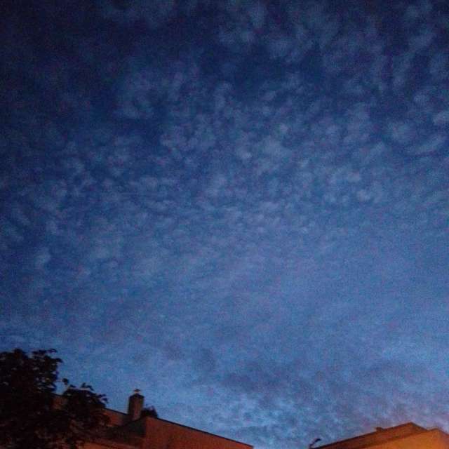 D-I-Eの美しい写真による天気予報