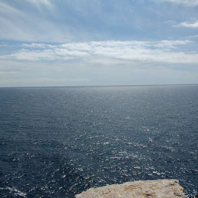 Weather forecasts with beautiful photos by Leones