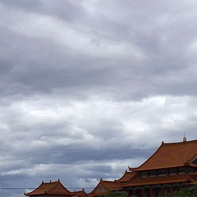 Parked. Weather forecasts with beautiful photos by Wen-ya Huang Photos in Kaohsiung City