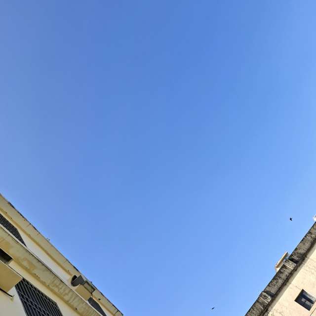 Brick. Weather forecasts with beautiful photos by Wen-ya Huang Photos in Kaohsiung City