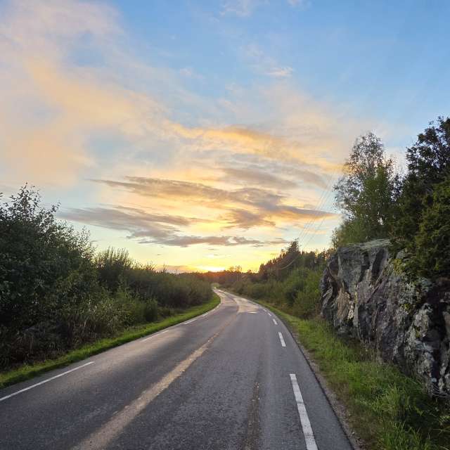 Weather forecasts with beautiful photos by Pietro Cici
