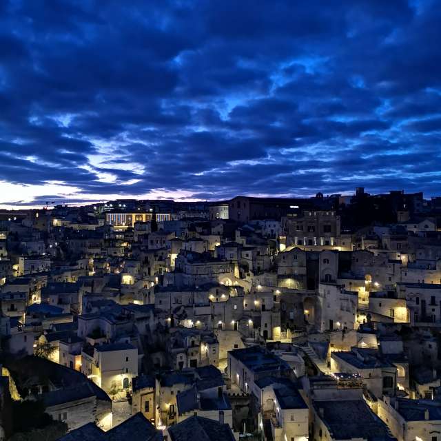 Weather forecasts with beautiful photos by Vcsaba22