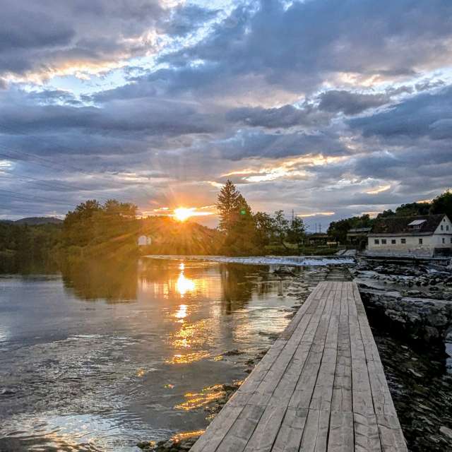 Sitting. Weather forecasts with beautiful photos by Soulbro Photos in World