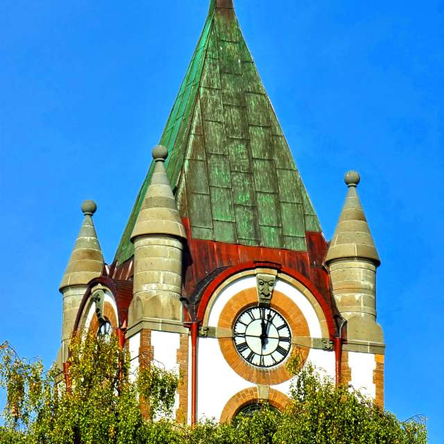 Weather forecasts with beautiful photos by Rozhman Piran