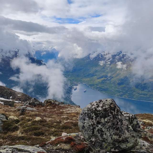 Weather forecasts with beautiful photos by maraina
