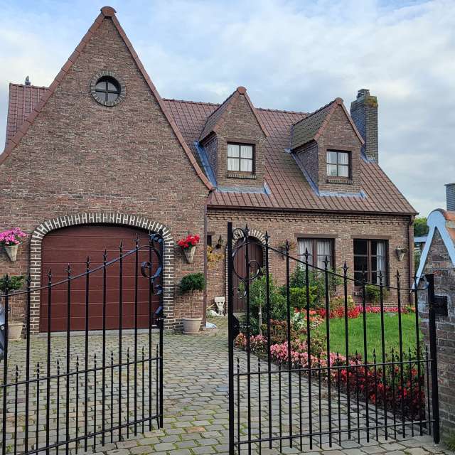 Weather forecasts with beautiful photos by lydito