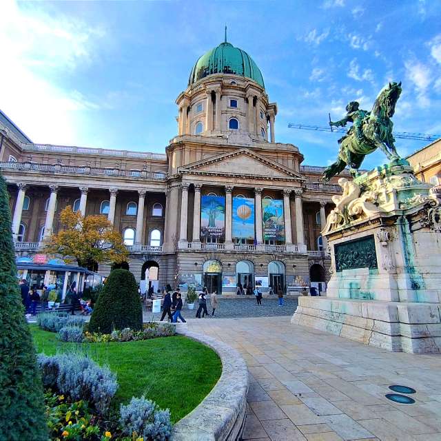 Bus. Wettervorhersagen mit schönen Fotos von Paco Fuentes Fotos Budapest