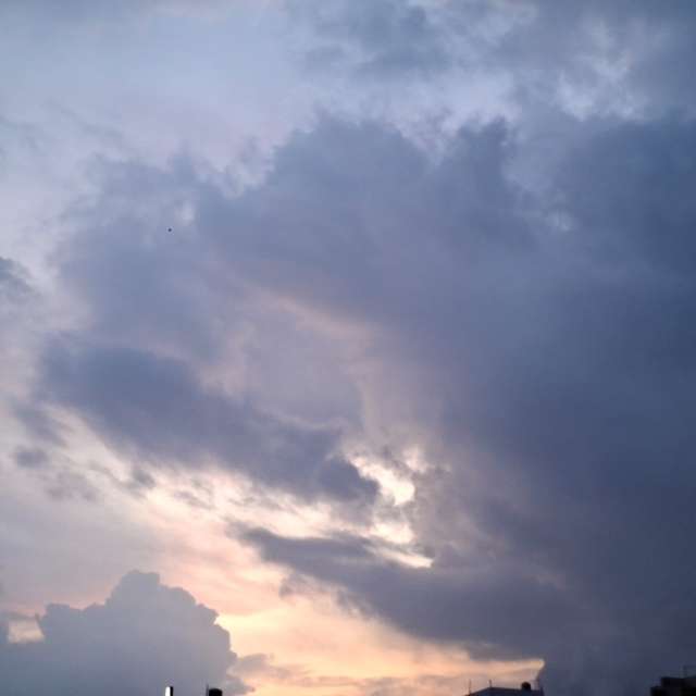 Sun. Weather forecasts with beautiful photos by Wen-ya Huang Photos in Kaohsiung City