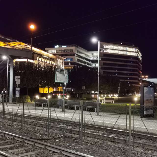 Plattform. Wettervorhersagen mit schönen Fotos von AttilaSzilvássy Fotos Budapest