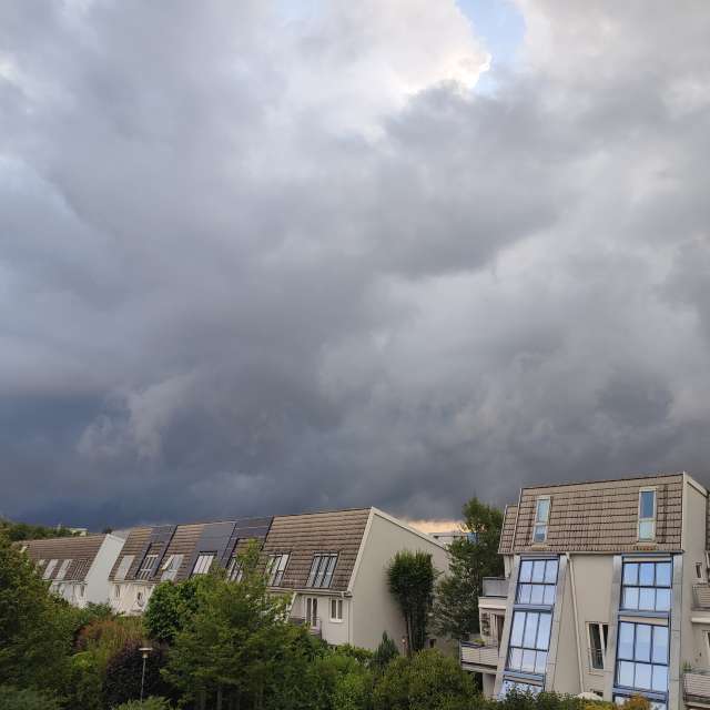 Flying. Weather forecasts with beautiful photos by Tercis Photos in Ettlingen