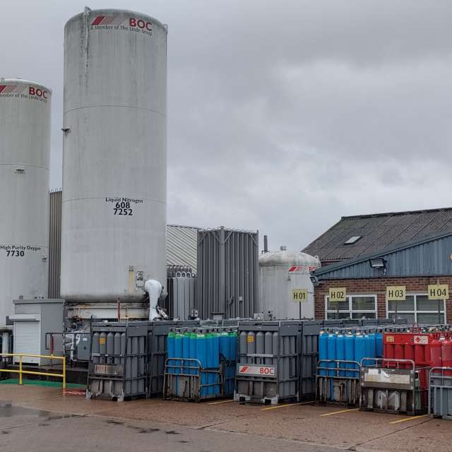 Weather forecasts with beautiful photos by Petewhites