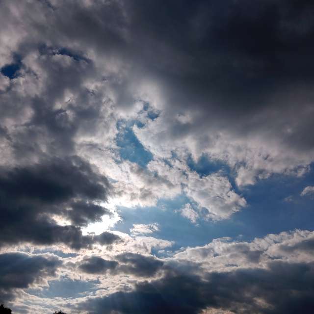 Photos Sombre. Prévisions météo avec de superbes photos de Wal de Vratislavie