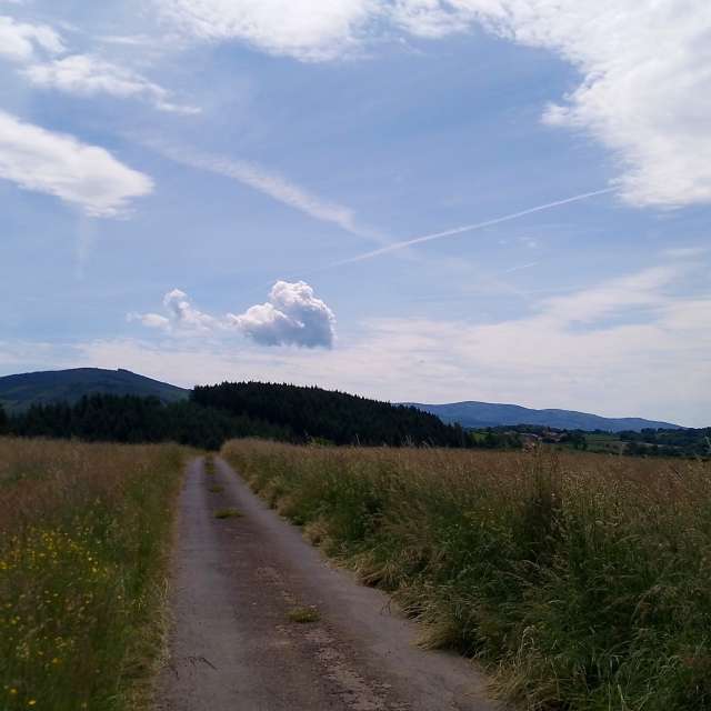 Country. Weather forecasts with beautiful photos by MariePhotos Photos in Le Mayet-de-Montagne