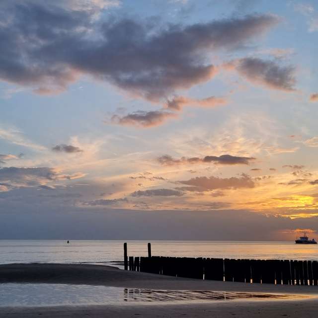 Weather forecasts with beautiful photos by DaB