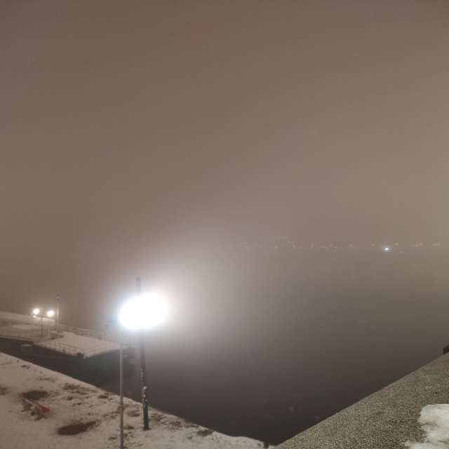Bedeckt. Wettervorhersagen mit schönen Fotos von Lirios Fotos Budapest