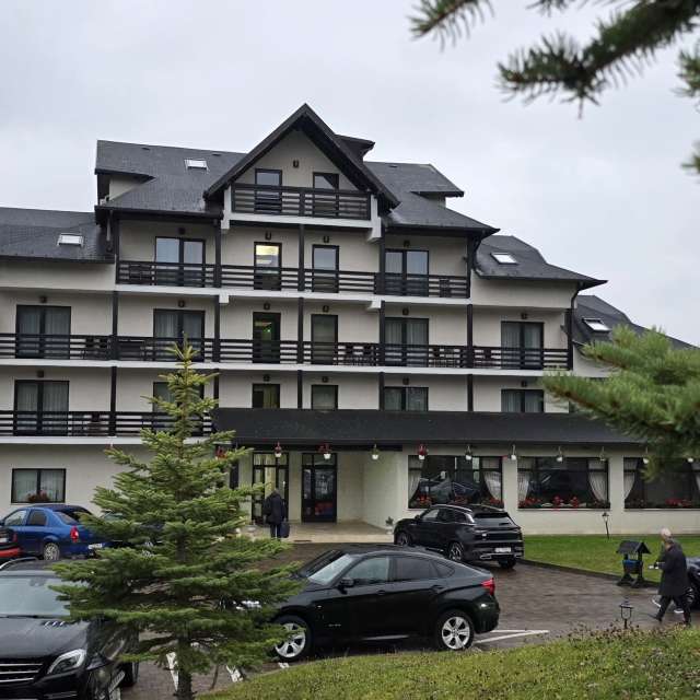 Weather forecasts with beautiful photos by Mircea