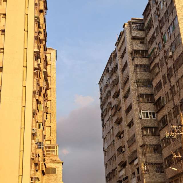 Car. Weather forecasts with beautiful photos by Wen-ya Huang Photos in Kaohsiung City