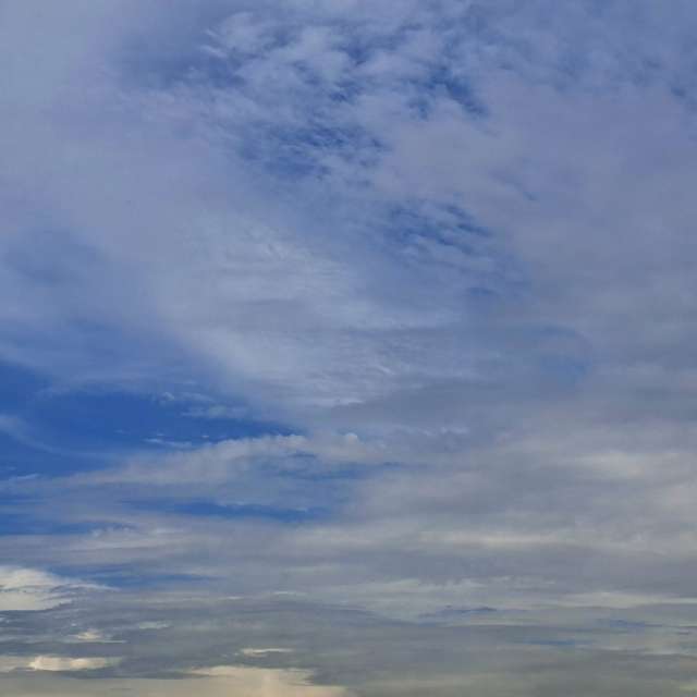 Cloudy. Weather forecasts with beautiful photos by Yvonne Huang Photos in World