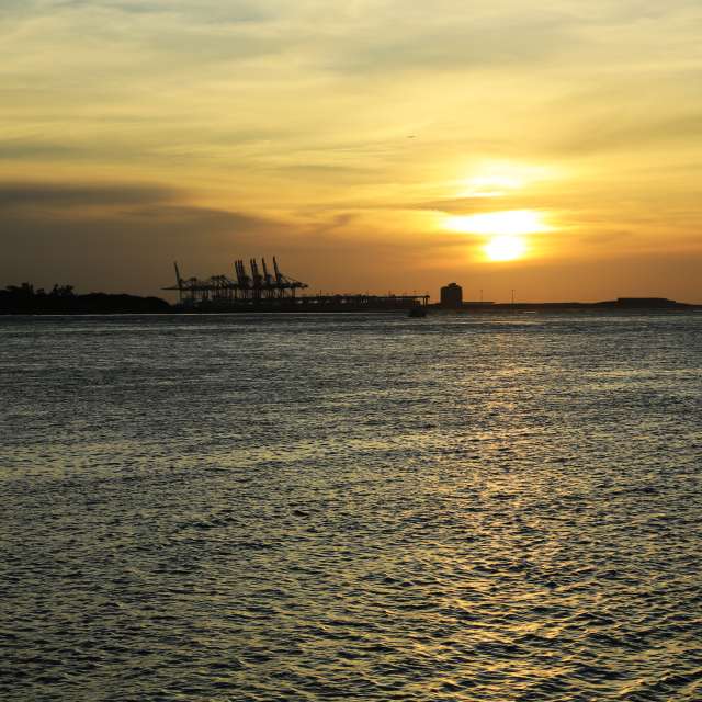 Weather forecasts with beautiful photos by xhhx