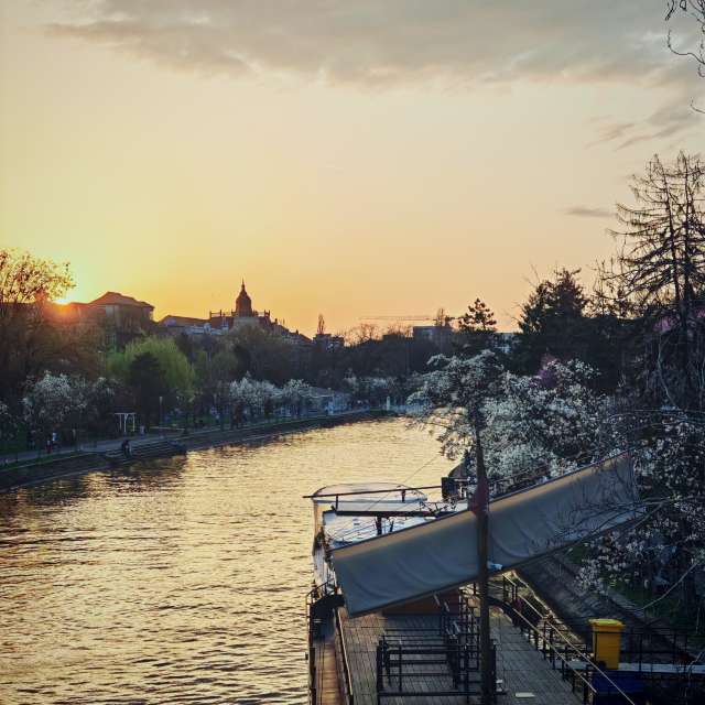 市场的天气照片. 天气预报，带Laurentiu精美的照片