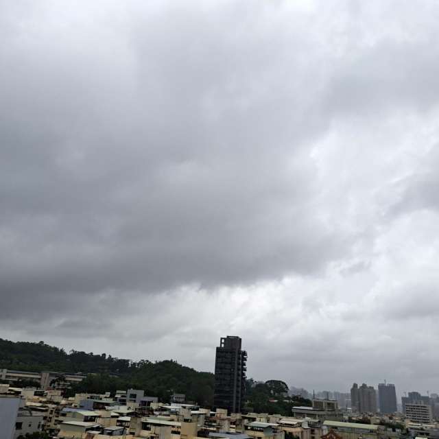 Harbor. Weather forecasts with beautiful photos by Wen-ya Huang Photos in Kaohsiung City