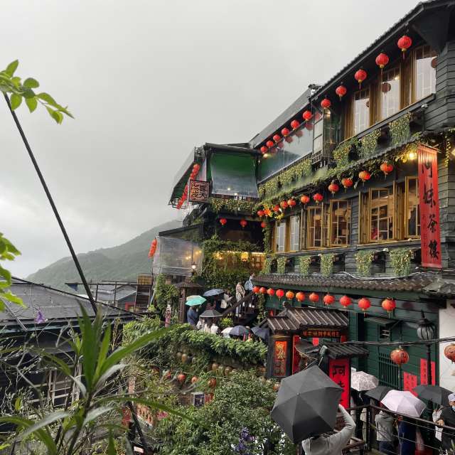 Weather forecasts with beautiful photos by web3dao