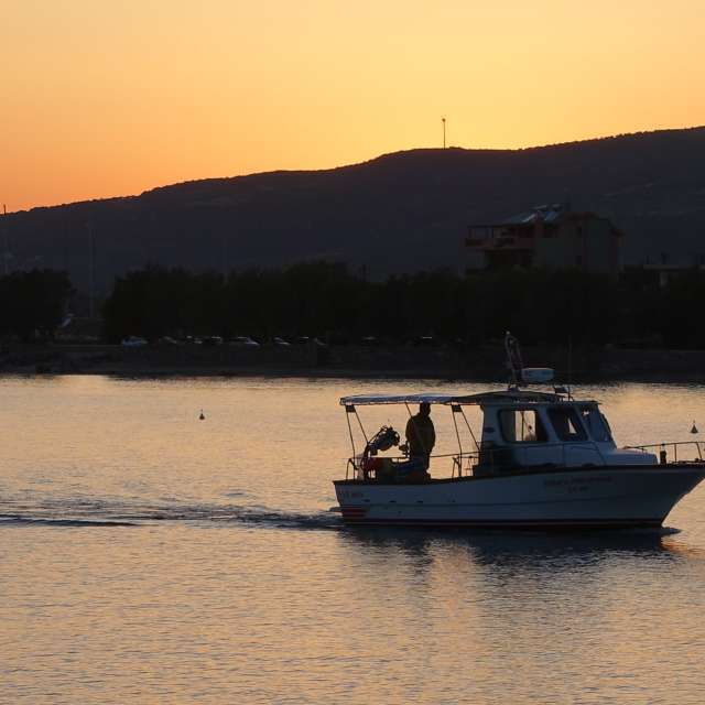 Photos Corps. Prévisions météo avec de superbes photos de lampol de Grèce-Centrale