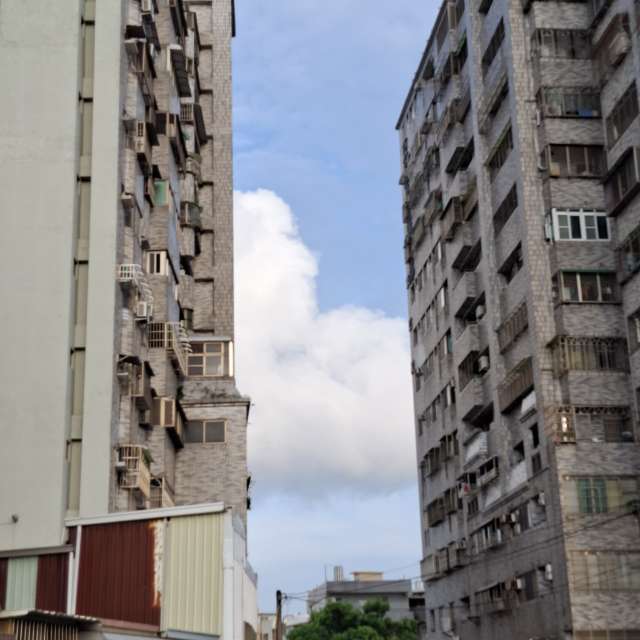 Car. Weather forecasts with beautiful photos by Wen-ya Huang Photos in Kaohsiung City