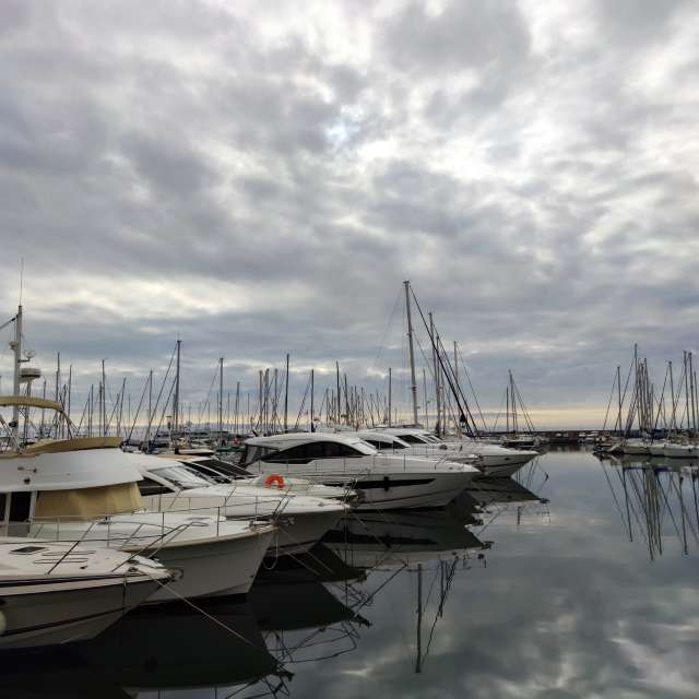 Weather forecasts with beautiful photos by xingudi