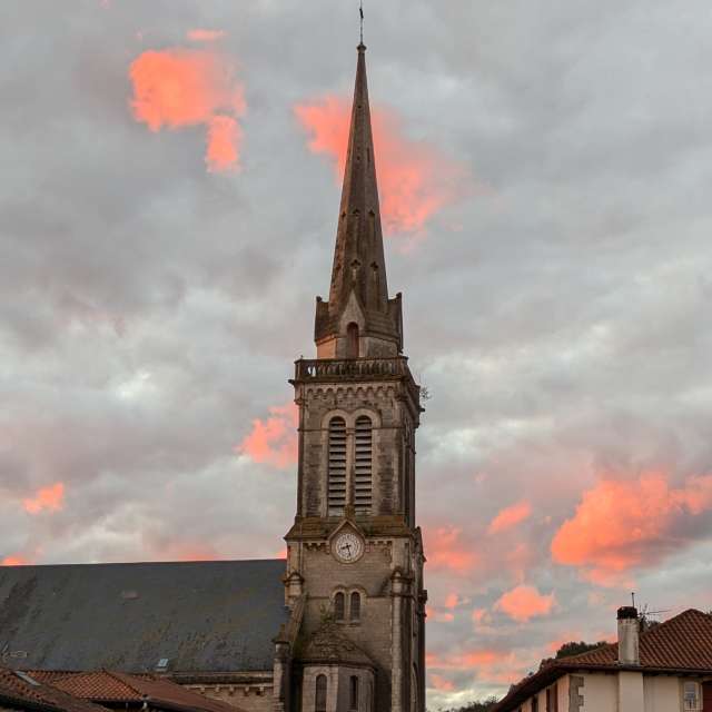 Weather forecasts with beautiful photos by xingudi