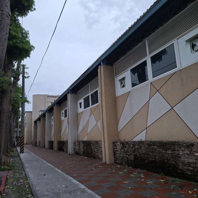 Brick. Weather forecasts with beautiful photos by Wen-ya Huang Photos in Kaohsiung City