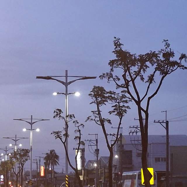 Intersection. Weather forecasts with beautiful photos by Wen-ya Huang Photos in Kaohsiung City
