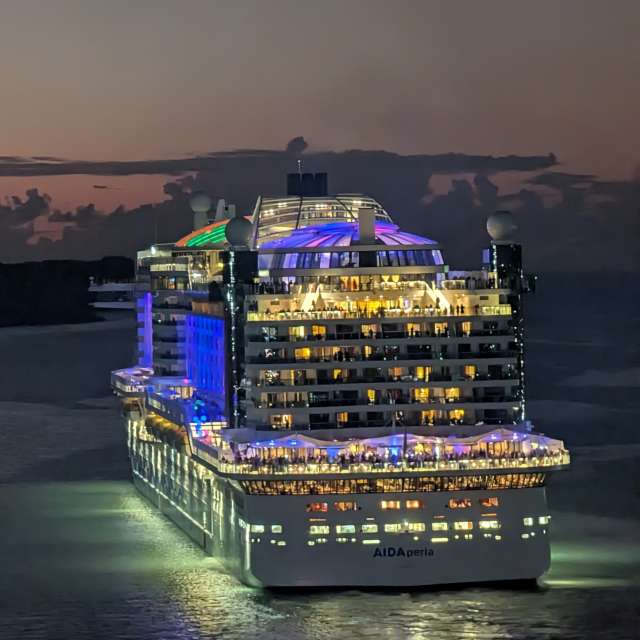 Weather forecasts with beautiful photos by boilerdude