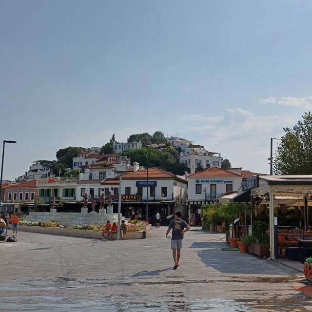 Prévisions météo avec de superbes photos de Ergun