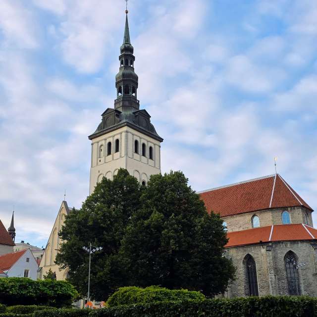 Weather forecasts with beautiful photos by Mircea