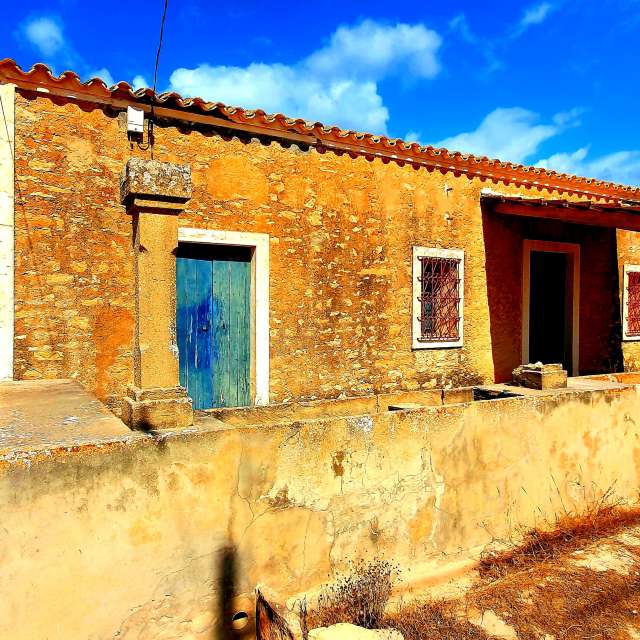 Weather forecasts with beautiful photos by Raton